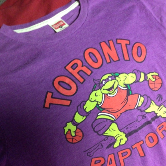 Vintage TORONTO RAPTORS tshirt - Picture 2 of 3